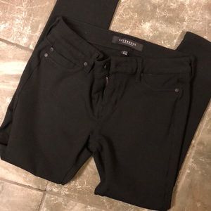 Black skinny pants